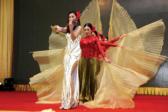 泰国石狮两会隆重举办成立5周年庆典 600余嘉宾出席晚宴共同庆祝 泰国石狮两会隆重举办成立5周年庆典 600余嘉宾出席晚宴共同庆祝