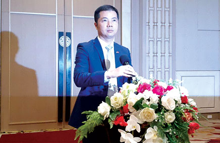 蔡经锋副会长率同仁出席中总暨各行业公会联谊会第217次聚餐会并代表发言 蔡经锋副会长率同仁出席中总暨各行业公会联谊会第217次聚餐会并代表发言