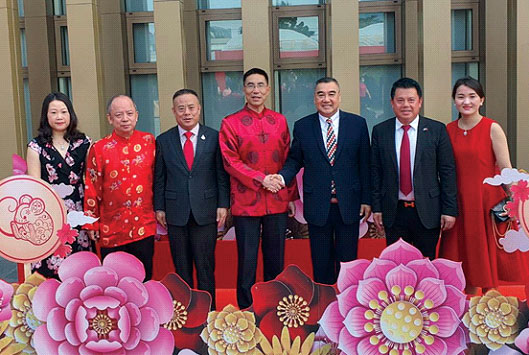中国驻泰国大使馆“开门过大年”迎新春活动蔡孝兴会长、林少怀副会长、林扬刚副会长出席 中国驻泰国大使馆“开门过大年”迎新春活动蔡孝兴会长、林少怀副会长、林扬刚副会长出席
