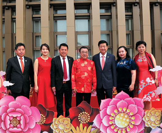 中国驻泰国大使馆“开门过大年”迎新春活动蔡孝兴会长、林少怀副会长、林扬刚副会长出席 中国驻泰国大使馆“开门过大年”迎新春活动蔡孝兴会长、林少怀副会长、林扬刚副会长出席