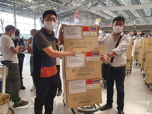泰国石狮商会为故国抗击疫情捐献医疗物质 泰国石狮商会为故国抗击疫情捐献医疗物质