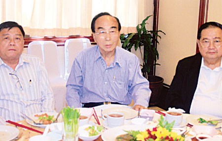 陈氏总会本月廿四日举行联欢大会陈静理事长主持会议安排筹备工作陈亮喜陈大头陈英泰陈汉金陈炎榜等出席会议