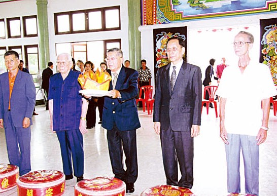 杨氏宗亲总会隆重举行春祭祀祖典礼杨森水理事长主持祭典领导数百宗亲举行三献礼    各地杨氏宗亲会代表莅临参加祭祖活动缅怀祖德