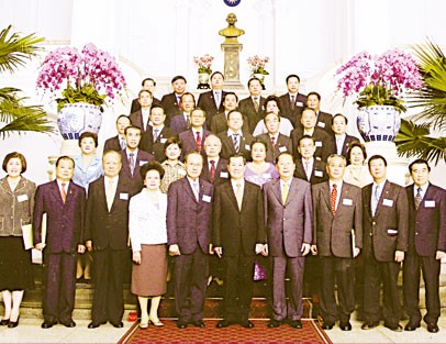 余声清率泰华侨团首长访问台湾&nbsp; 侨委会设宴热情欢迎