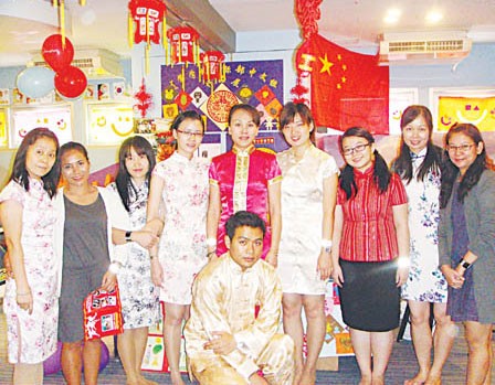 广肇学校学生参加「国际周末」活动该校国际中文部编排系列中华文化节目大放光彩