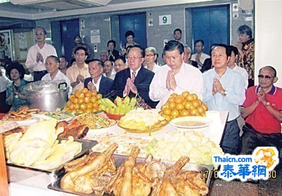 曼谷惠州会馆召开第五次理事会议胡志雄理事长主持会议捐赠建馆经费三百万铢