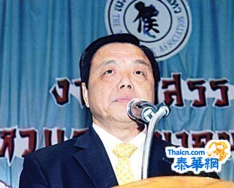 侯氏总会举行第卅八次联欢会侯映辉理事长主持晚会并颁发会员子女奖助学金