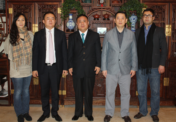 李桂雄会长(右)与马少福会长(左)的合影.