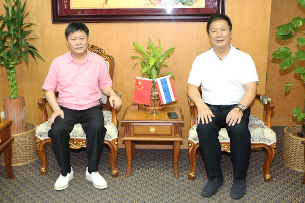 马伟鹏会见我会海外顾问吴华旭