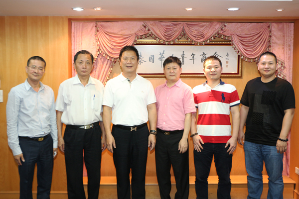 马伟鹏会见我会海外顾问吴华旭