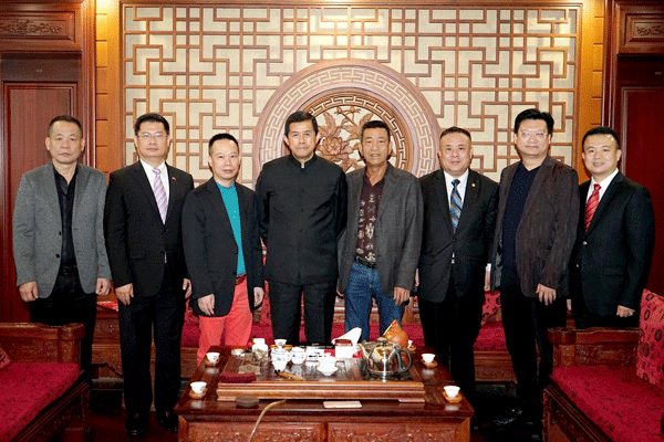 泰国华人青年商会李桂雄会长海南省潮汕商会林南光永远名誉会长林永坚